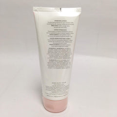 Mary Kay Loción Hidratante aplicación en manos: textura cremosa para absorción rápida.