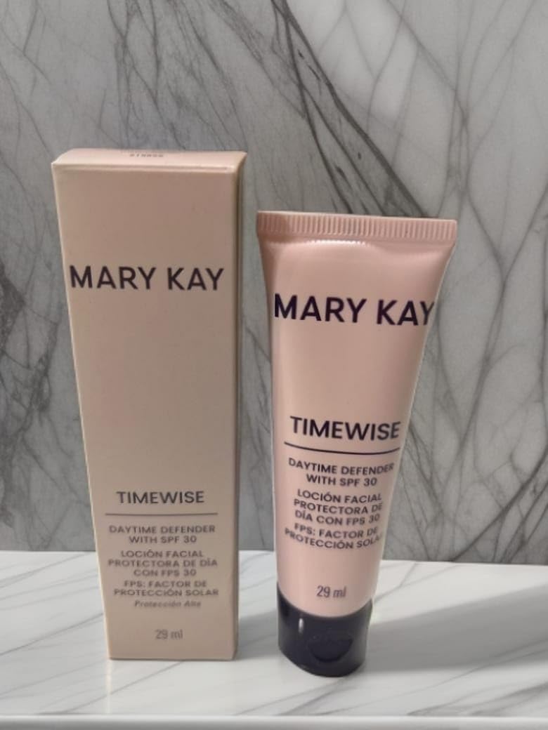 Mary Kay Timewise Lotion Jour SPF 30, texture creme-hydratante: confort tout au long de la journée.