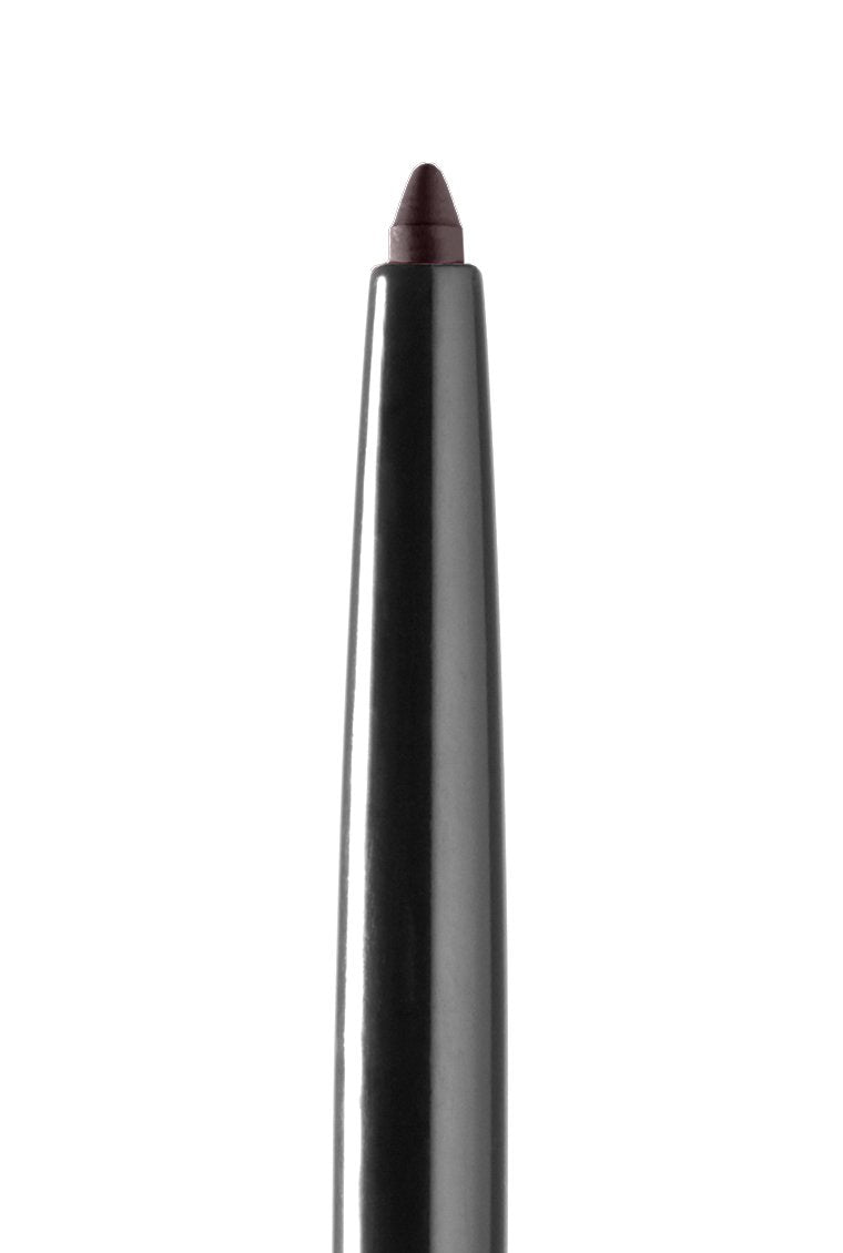Maybelline Color Sensacional como primer labial para mayor duración.
