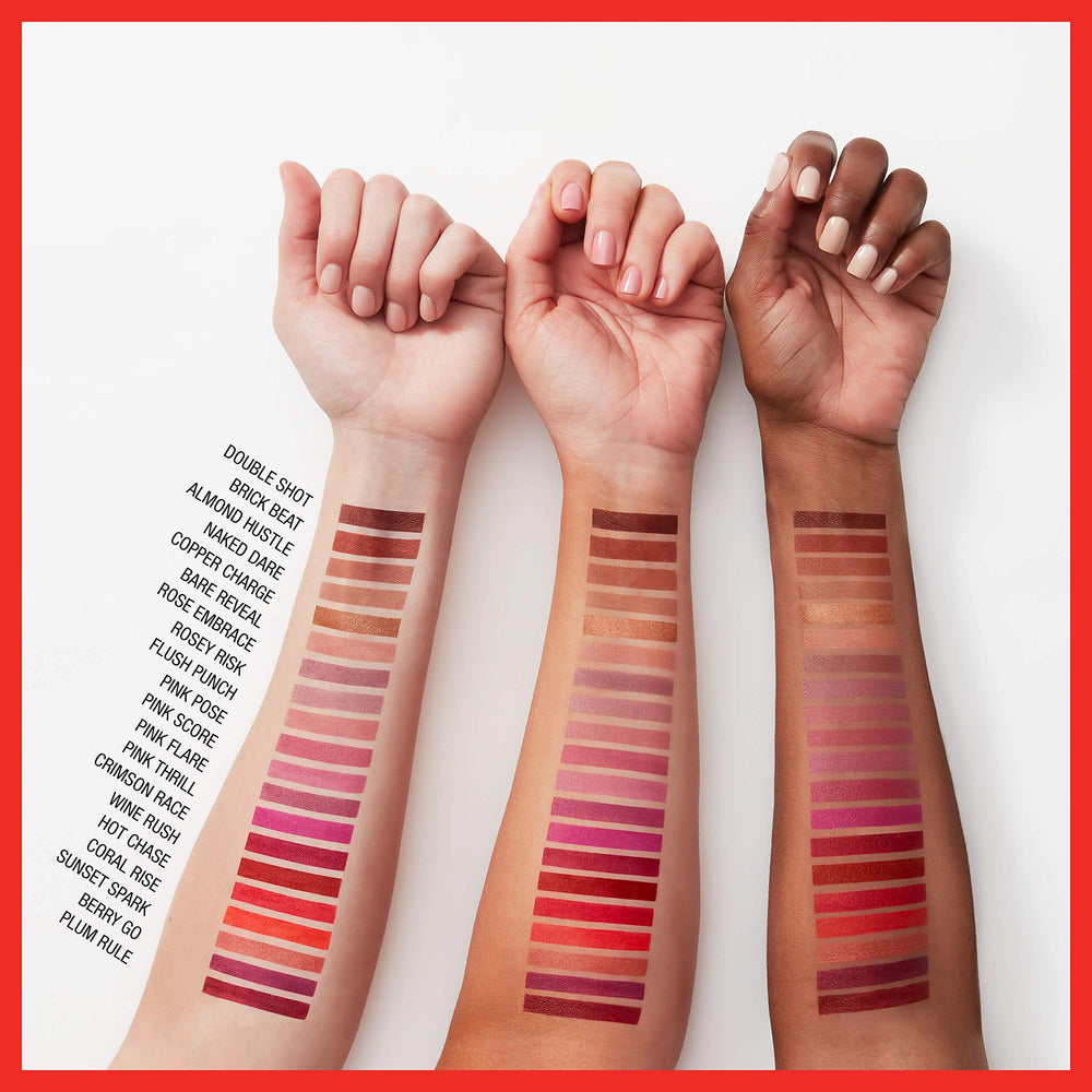 Labial Maybelline Color Sensational, tono plum para estilo audaz.