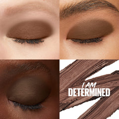 MAYBELLINE Color Tattoo Eye Stix muestra delineado nítido y color cremoso de larga duración.
