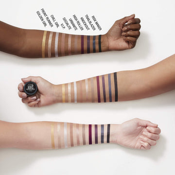 Maybelline Color Tattoo Socialite tatuaje ocular duradero sin pliegues.