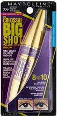 Aplicación de Maybelline Colossal Big Shot en pestañas para volumen envolvente