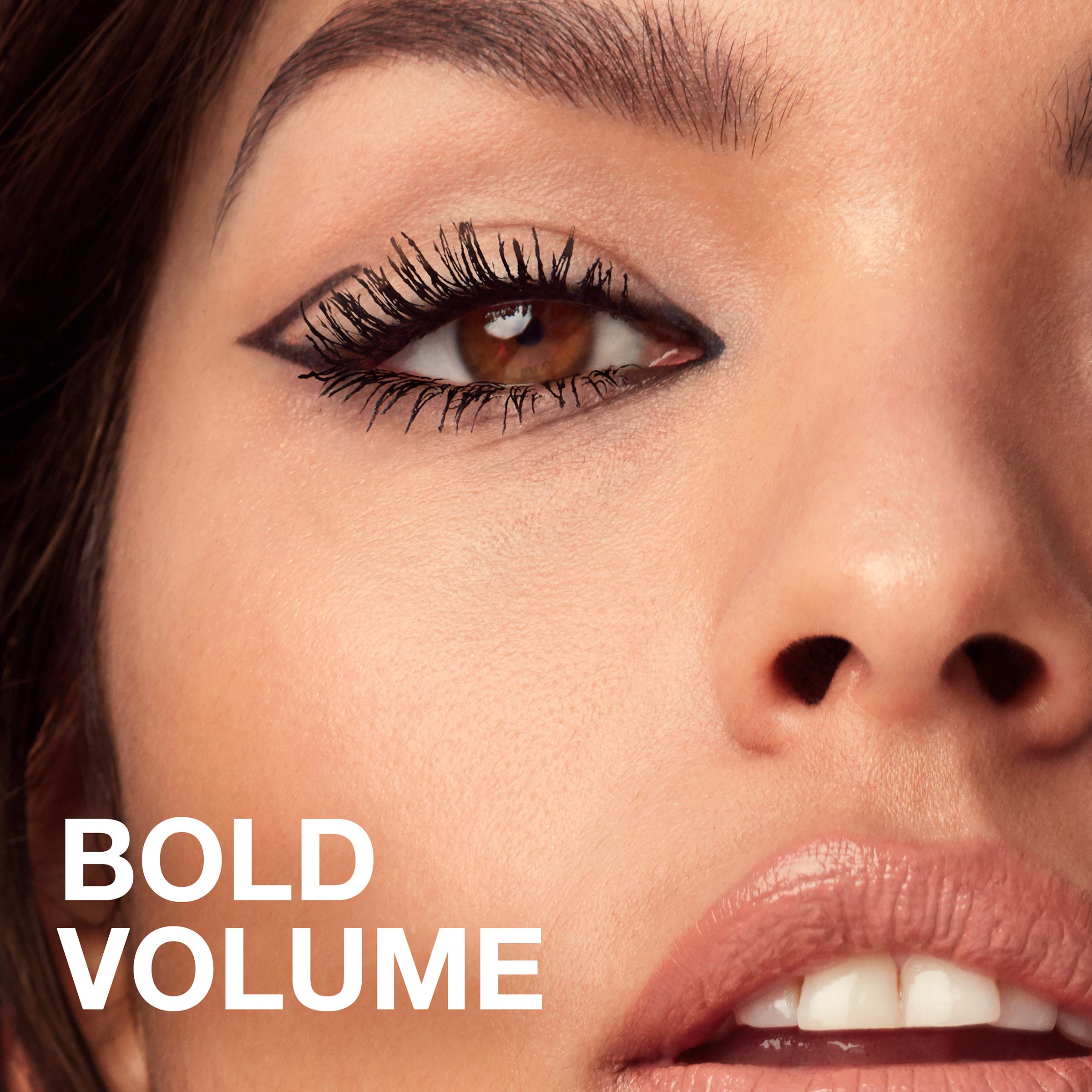 Maybelline The Colossal Volum' Express Mascara, color negro profundo para mayor impacto visual