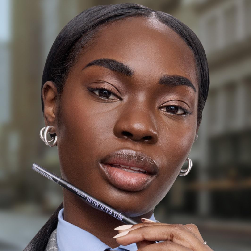 Maybelline Express Brow Ultra Slim se retira fácilmente con limpiador micelar.