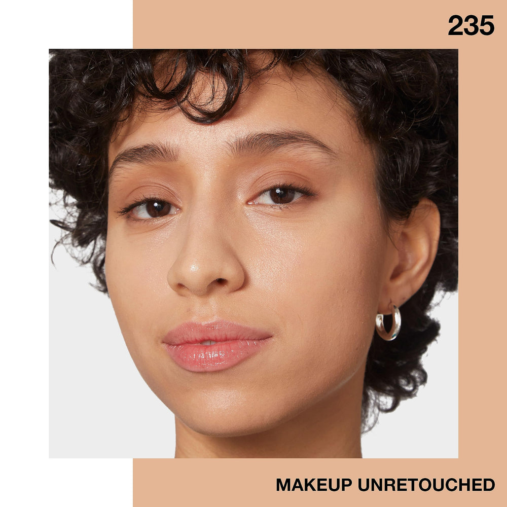 Maybelline Fit Me ofrece cobertura media progresiva para un look natural.