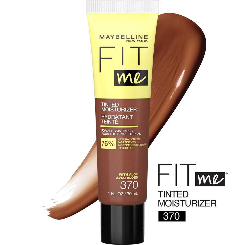 Aplicación suave de MAYBELLINE Fit Me Tinted Moisturizer para un acabado natural