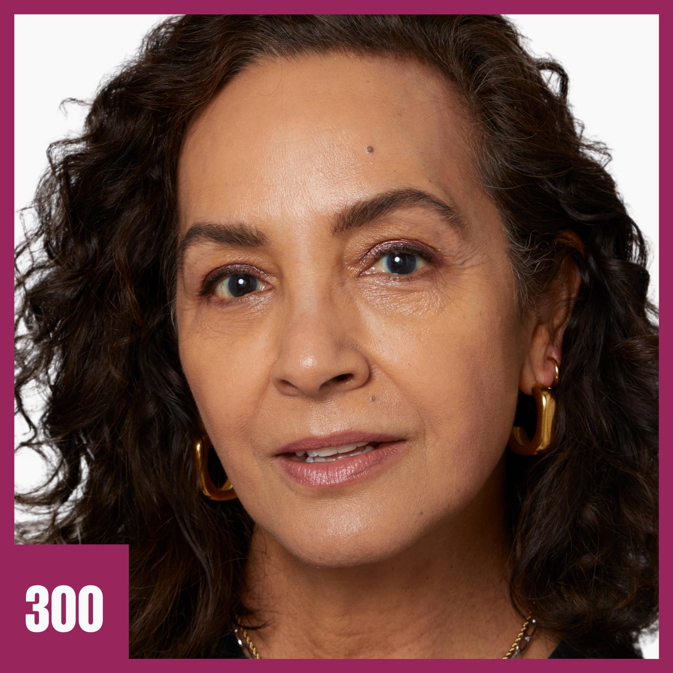 Maybelline Instant Age Rewind Eraser Foundation: cobertura media para difuminar líneas finas.