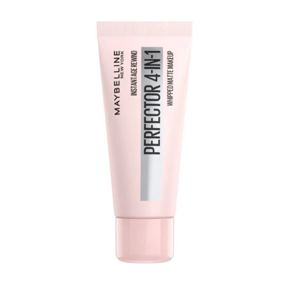MAYBELLINE Instant Age Rewind, textura mate suave que difumina poros para un acabado natural.