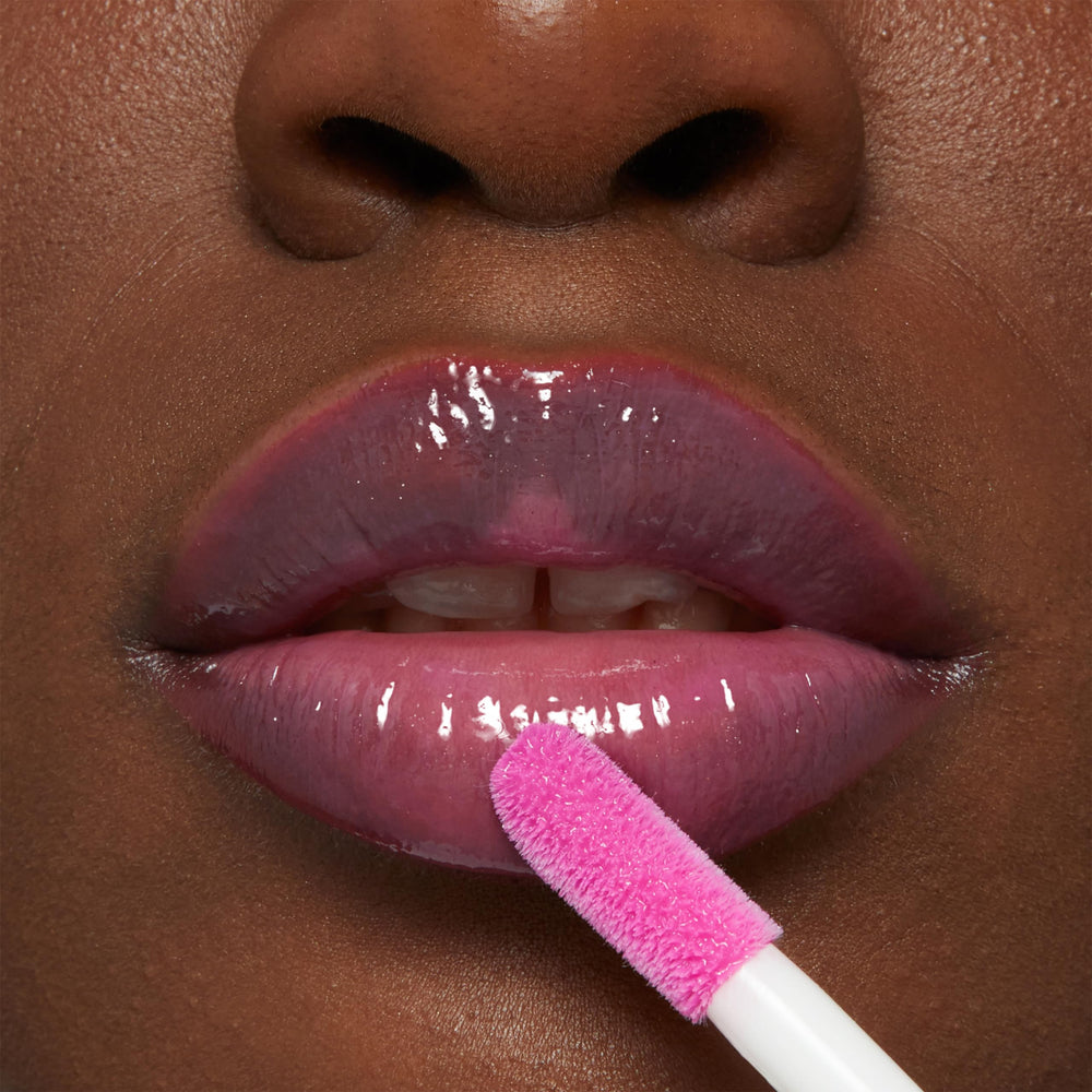 MAYBELLINE Lifter Gloss Plump, color intenso con comodidad.