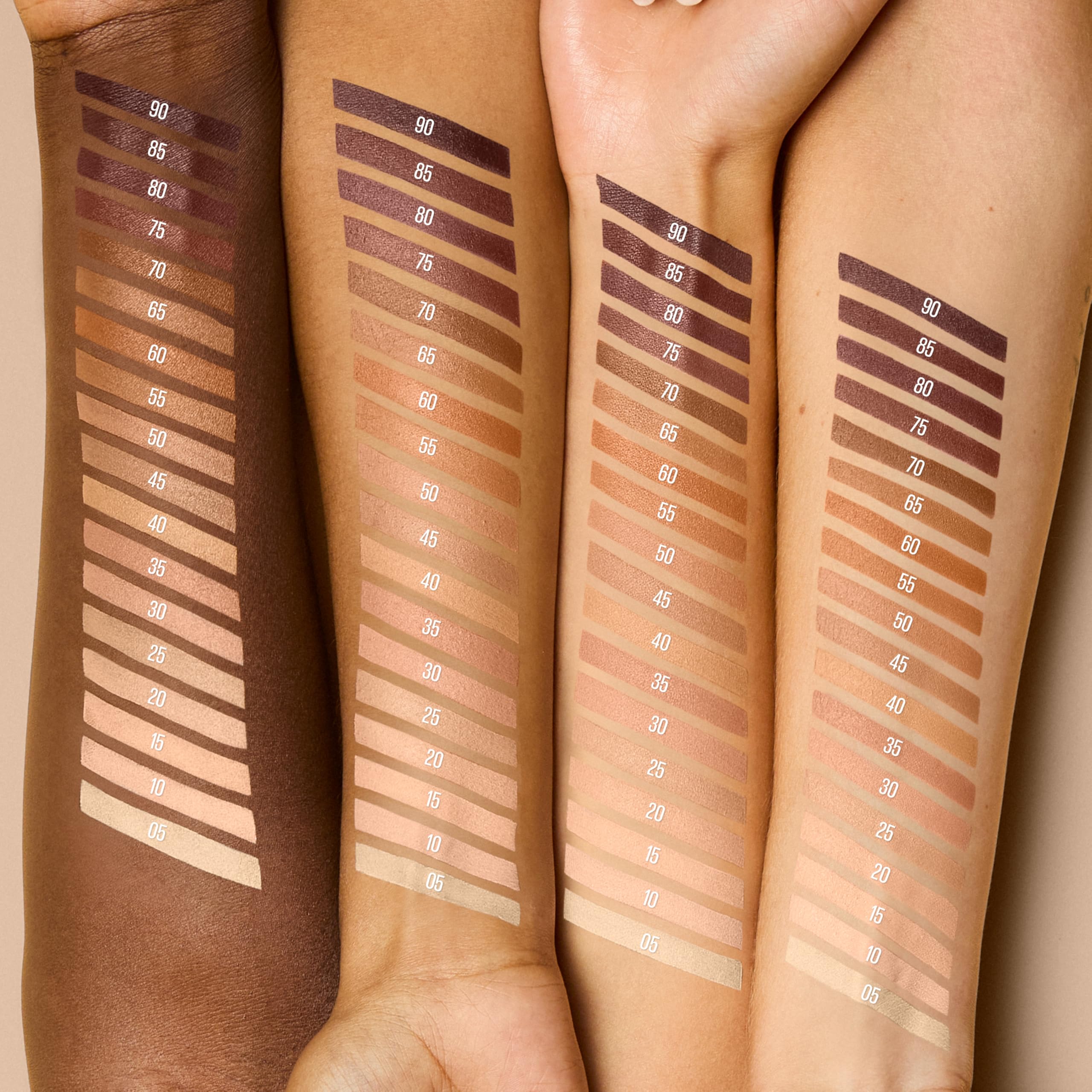 MAYBELLINE Lifter Stix dos tonos para contorno e iluminación.