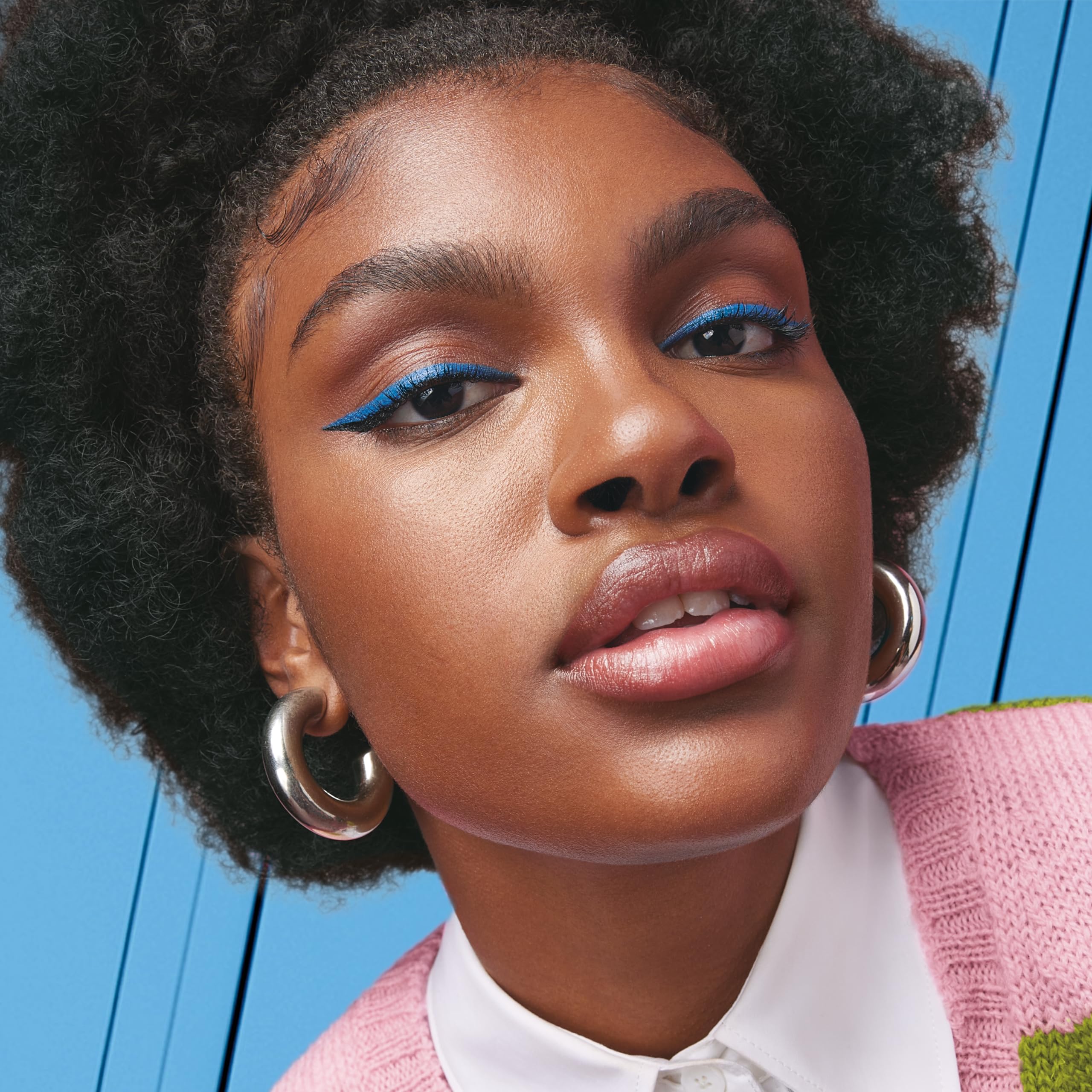 Pigmentación alta para color intenso de MAYBELLINE Master Precise.