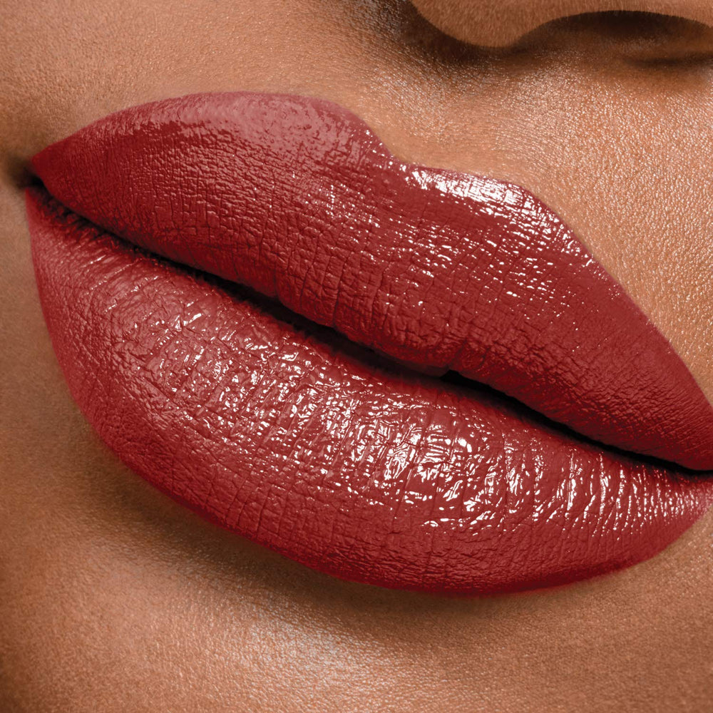 Bálsamo acondicionante de Maybelline Super Stay 24 hidrata mientras colorea.