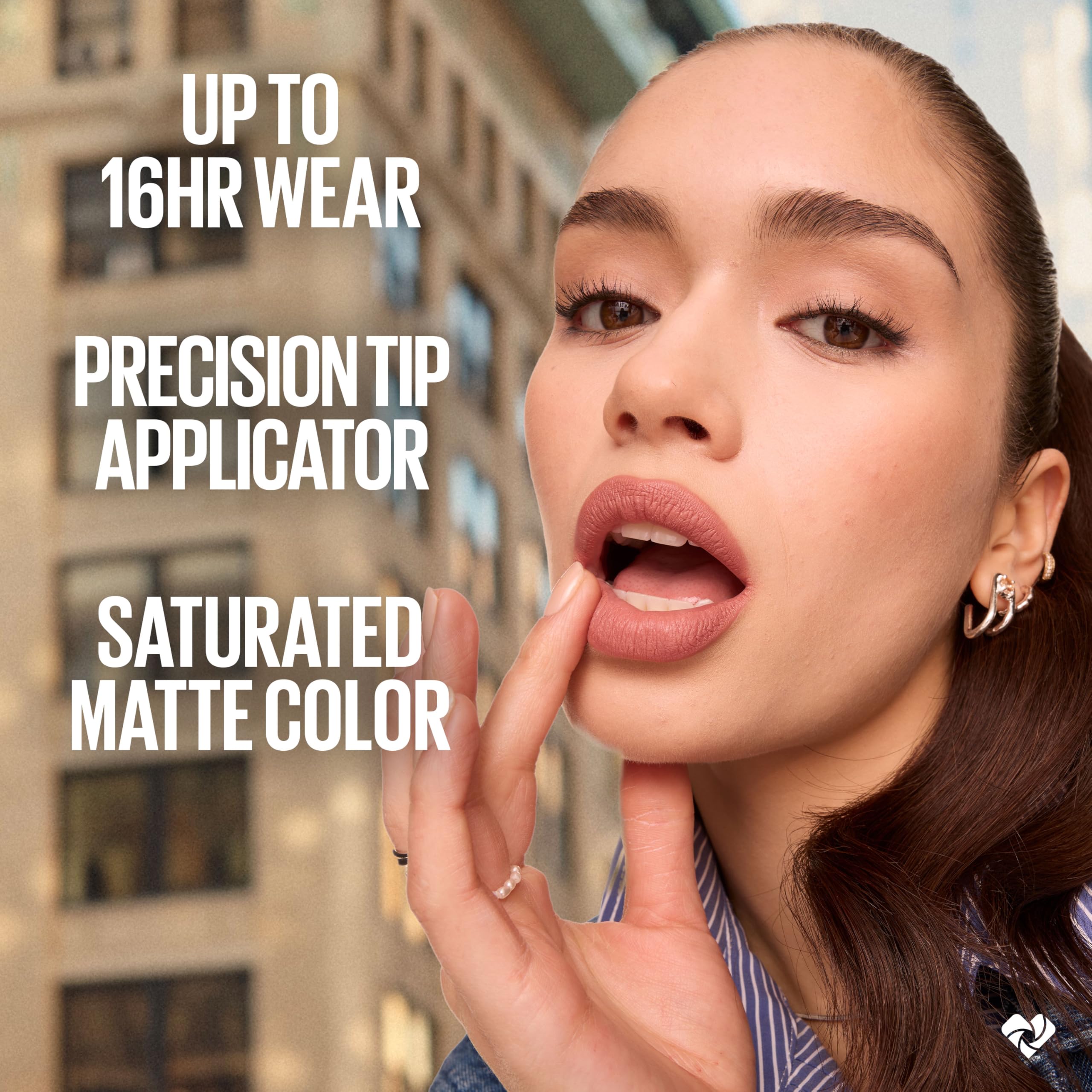 MAYBELLINE Super Stay Matte Ink, aplicador con flecha para trazos precisos