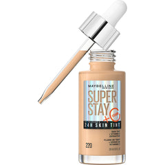 MAYBELLINE Super Stay Skin Tint frente al envase para comparar tono y acabado natural.
