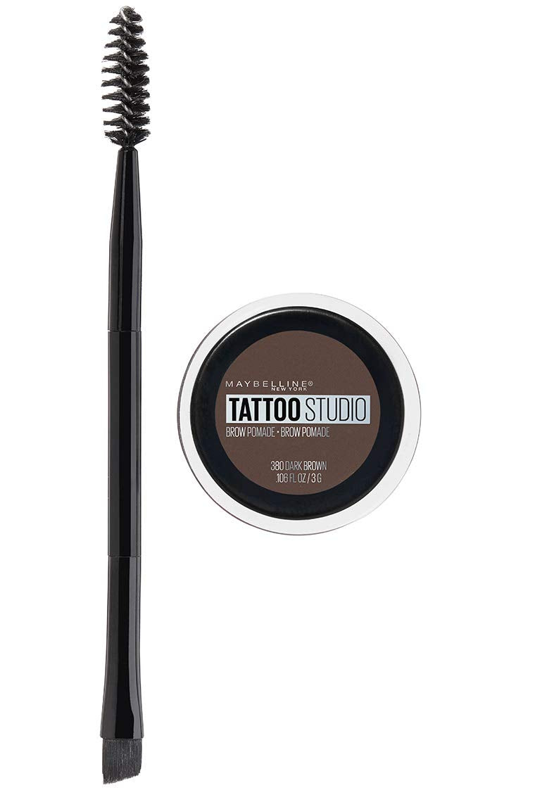 Maybelline TattooStudio Brow Pomade ofrece cejas definidas con acabado mate.