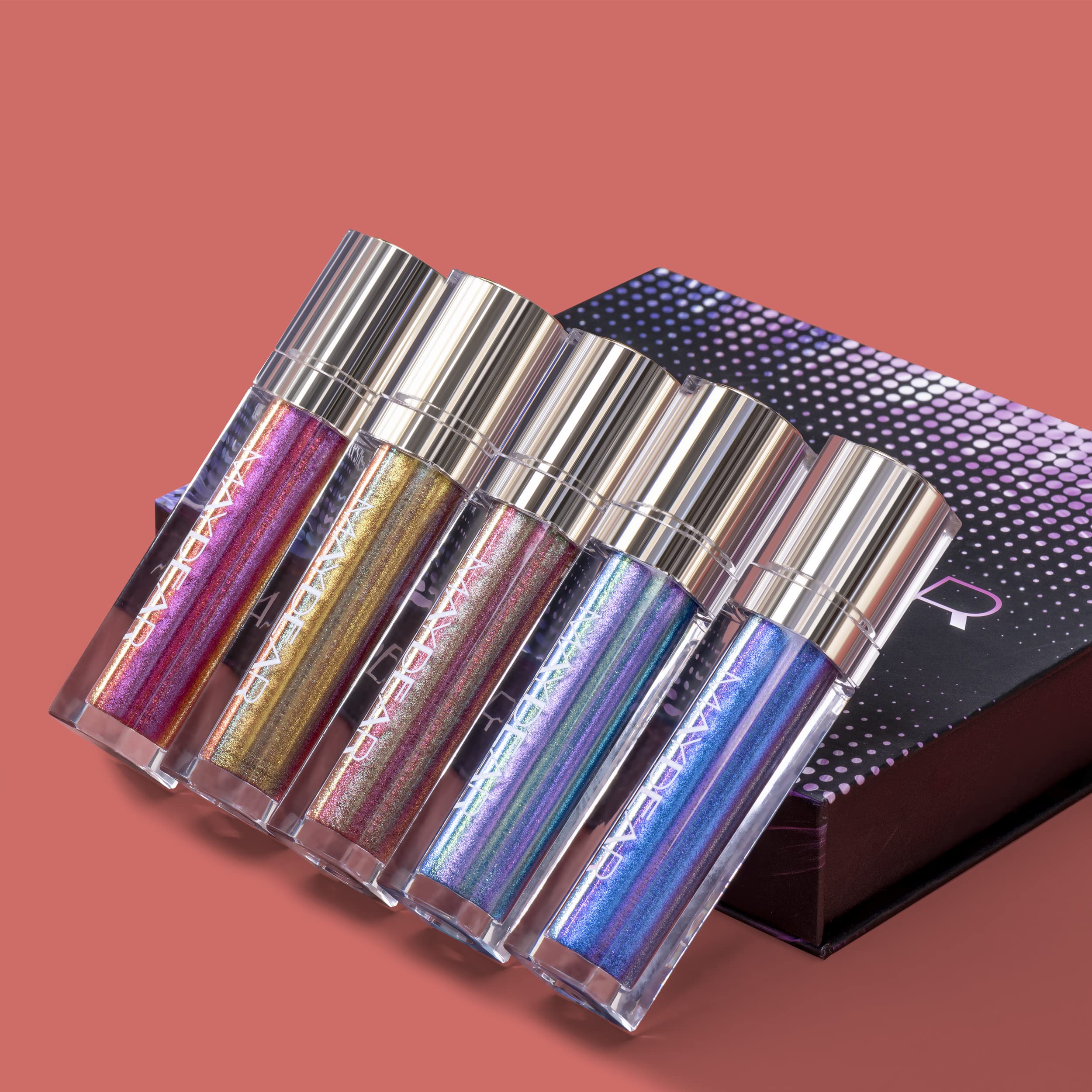 Labial Maydear resistente al agua ofrece color duradero incluso en climas cálidos.
