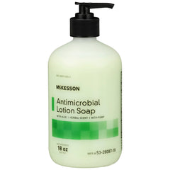 McKesson Jabón antimicrobiano con aloe, frente de la botella para limpieza diaria.