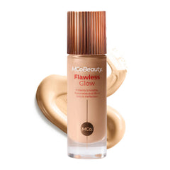 MCoBeauty Flawless Glow en botella ofrece brillo instantáneo para una piel radiante.
