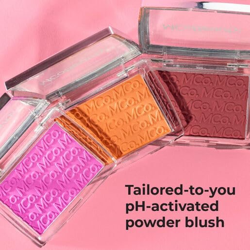 MCoBeauty Glow Up pH Powder Blush brillo suave que realza la piel.