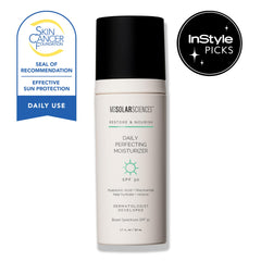 Textura ligera de MDSolarSciences Daily Perfecting Moisturizer SPF 30 sobre la piel.