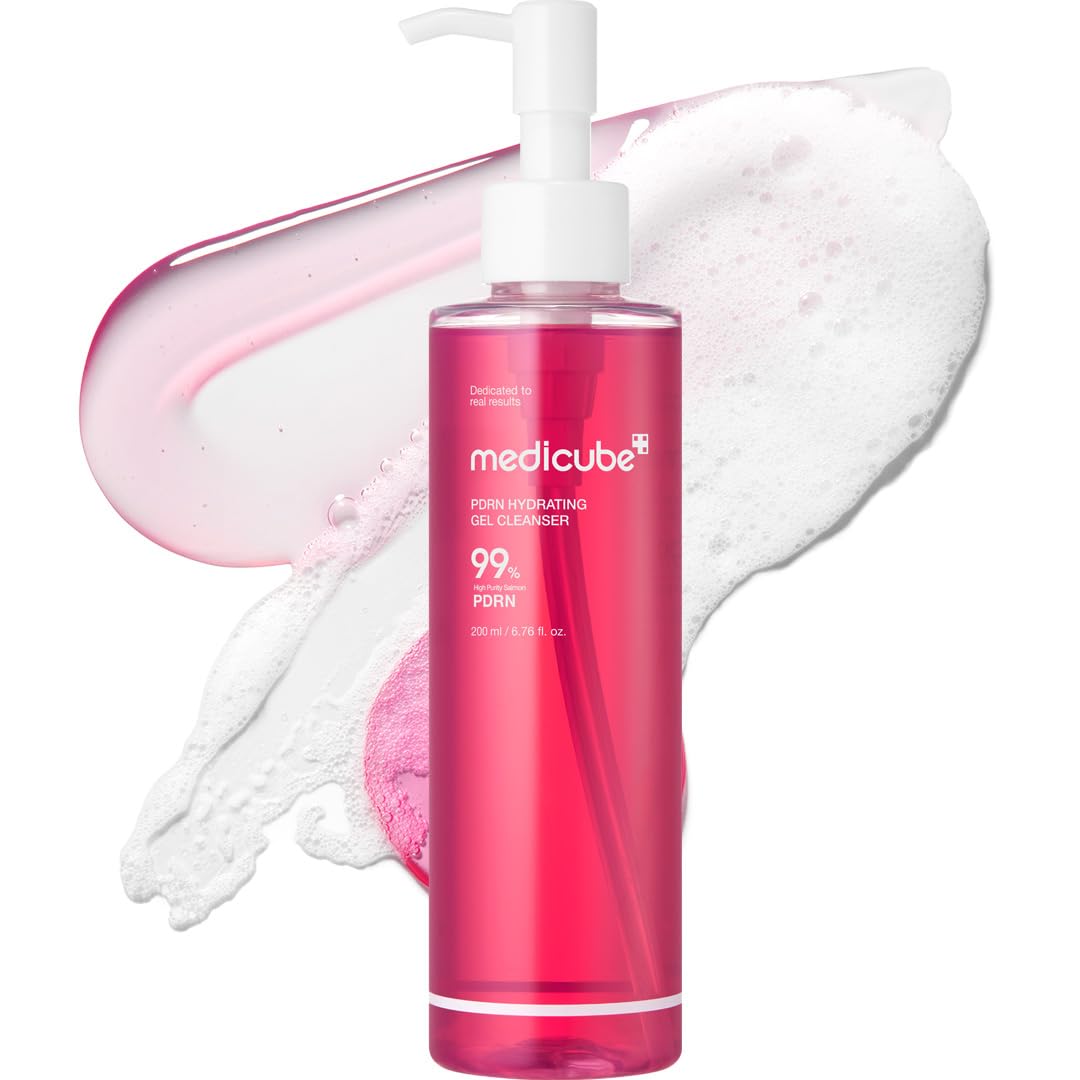 Medicube PDRN limpiador gel-espuma en botella para poros refinados.