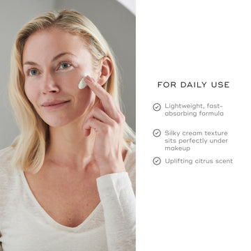 Medik8 C-Tetra Day Cream, brillo sutil para luminosidad natural.