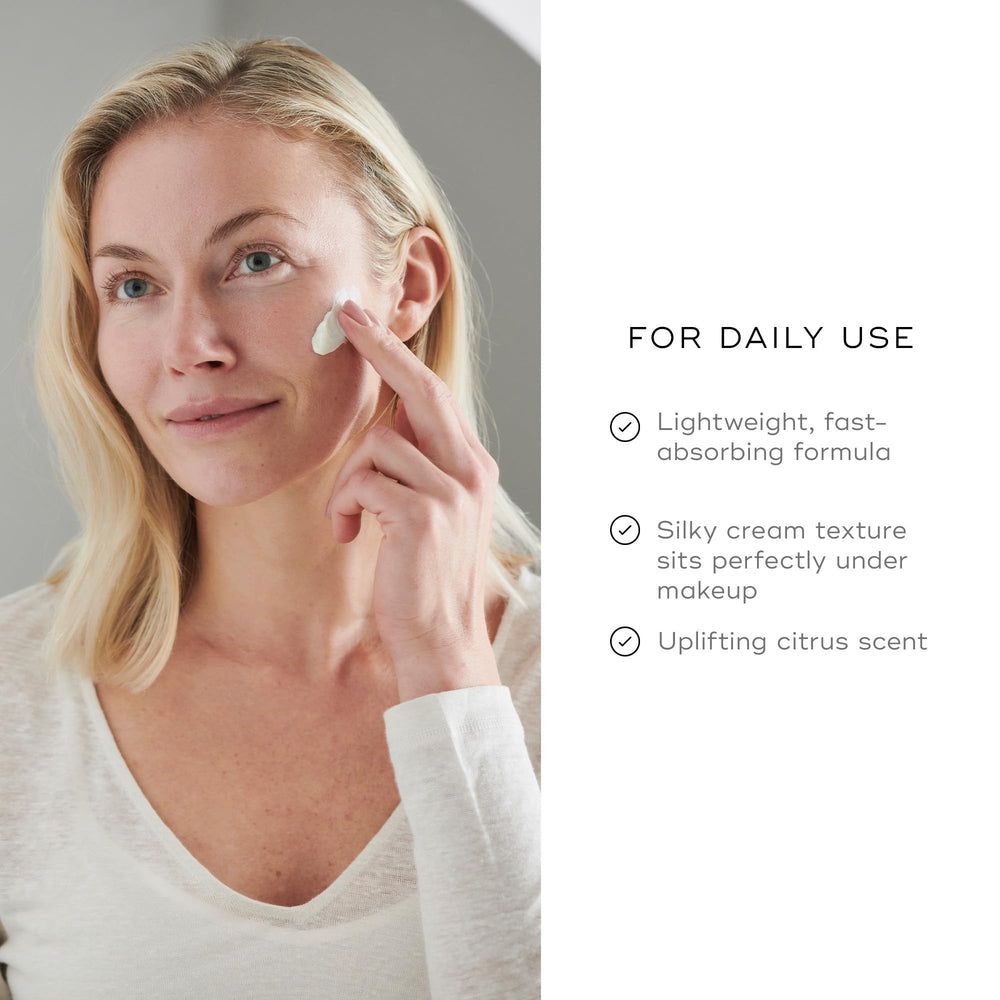 Medik8 C-Tetra Day Cream, brillo sutil para luminosidad natural.