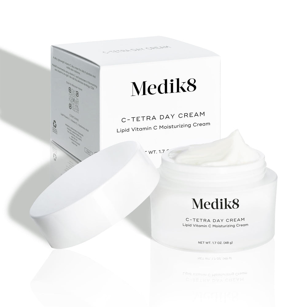 Medik8 C-Tetra Day Cream, envase compacto para rutina diaria.
