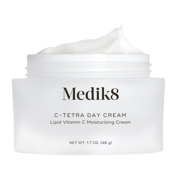 Medik8 C-Tetra Day Cream, textura liviana para hidratación diaria.
