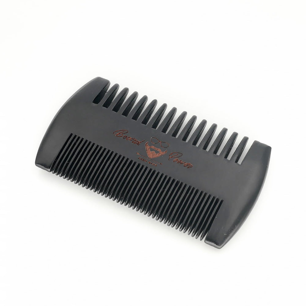Menesia peine con diseño cráneo negro, estilo distinto para barba y cabello.