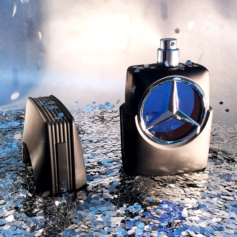 Estilo de uso diario con Mercedes-Benz Man, versátil para casual y formal