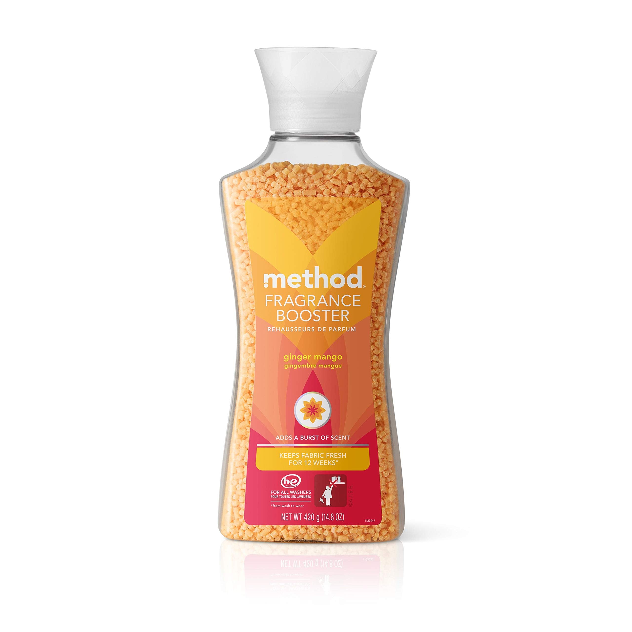 Botella Method Fragrance Booster Ginger Mango lista para perfumar la ropa.
