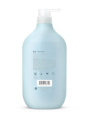 Detalle de manzanilla de Method, fragancia suave para duchas relajantes.