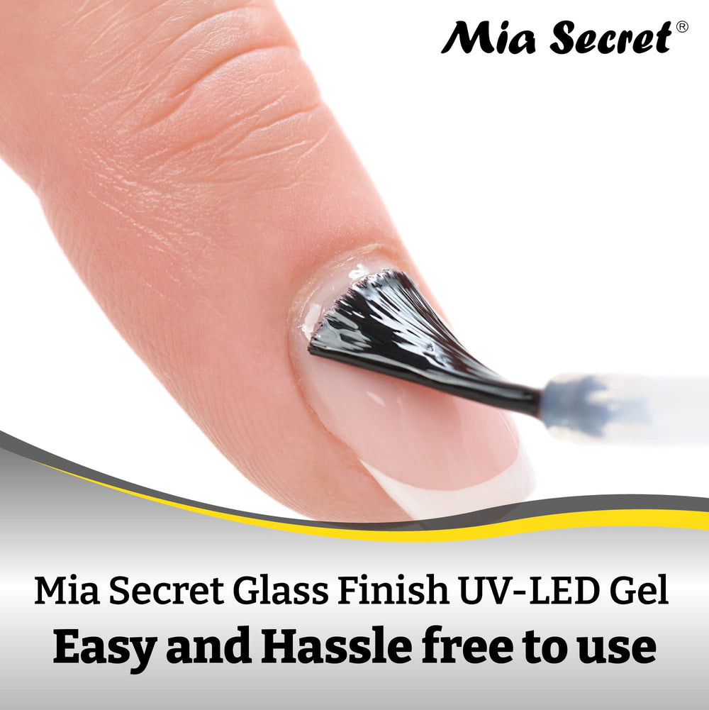 Mia Secret Glass Finish: textura cristal transparente para un aspecto natural.