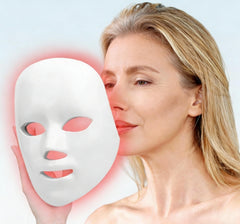 MIBIITTY mascarilla iluminada, vista frontal para cuidado facial suave.
