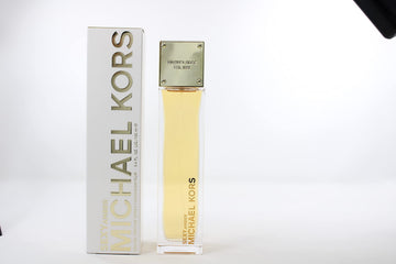 Michael Kors Sexy Amber, embalaje detalle, perfecto para regalo con presentación cuidada.
