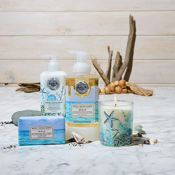 Notas marinas y bergamota en Michel Design Works Playa crean aroma refrescante para el baño