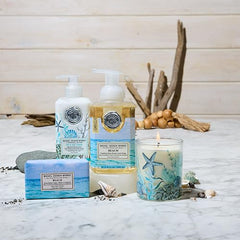 Notas marinas y bergamota en Michel Design Works Playa crean aroma refrescante para el baño