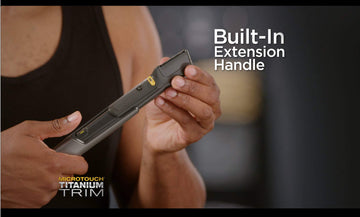 MicroTouch Titanium Trim con extensión de 2 pulgadas para alcanzar espalda y hombros.