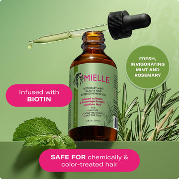 Aceite para puntas abiertas con Mielle Rosemary & Mint para cuidado de puntas.