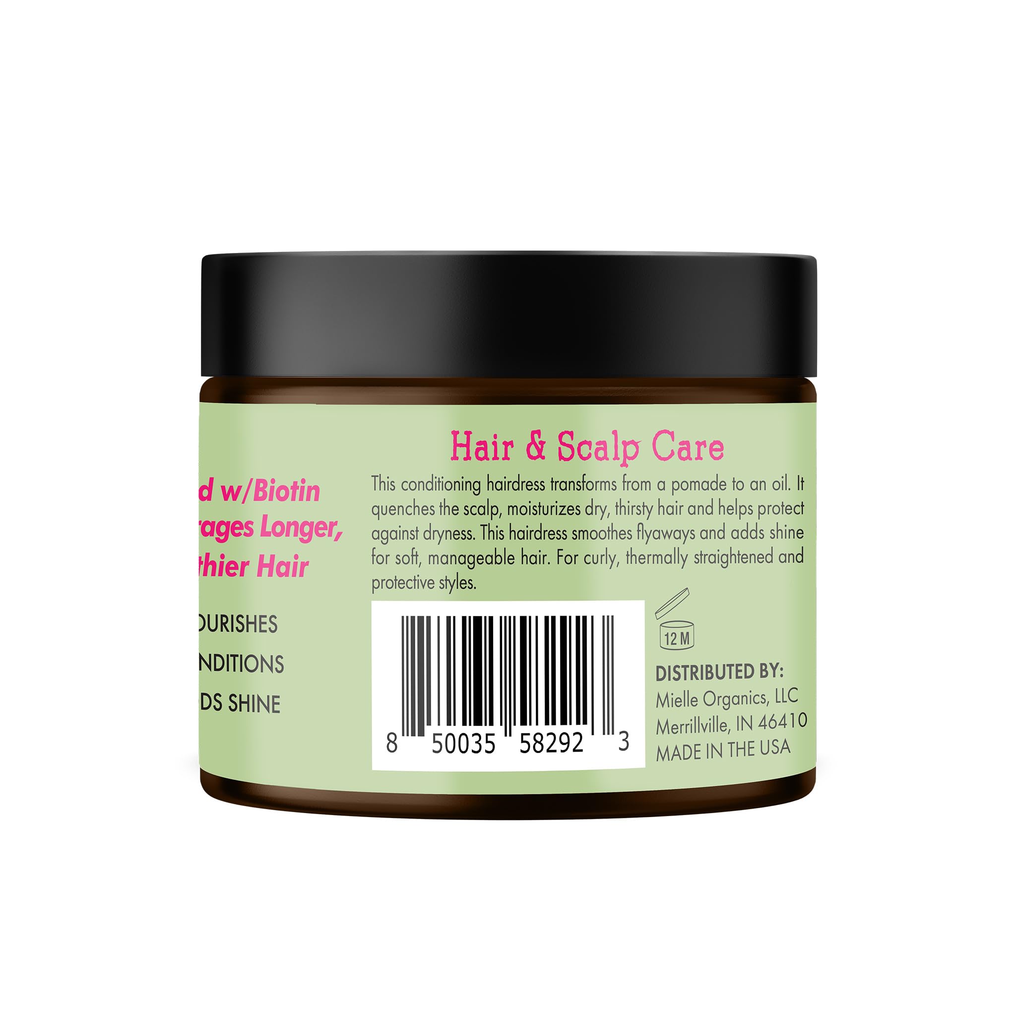 Ritual de cuidado capilar con pomada ligera para cabello saludable.