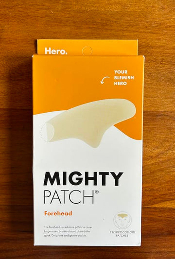 Mighty Patch Frontal absorbe aceite y reduce brillo en la frente.
