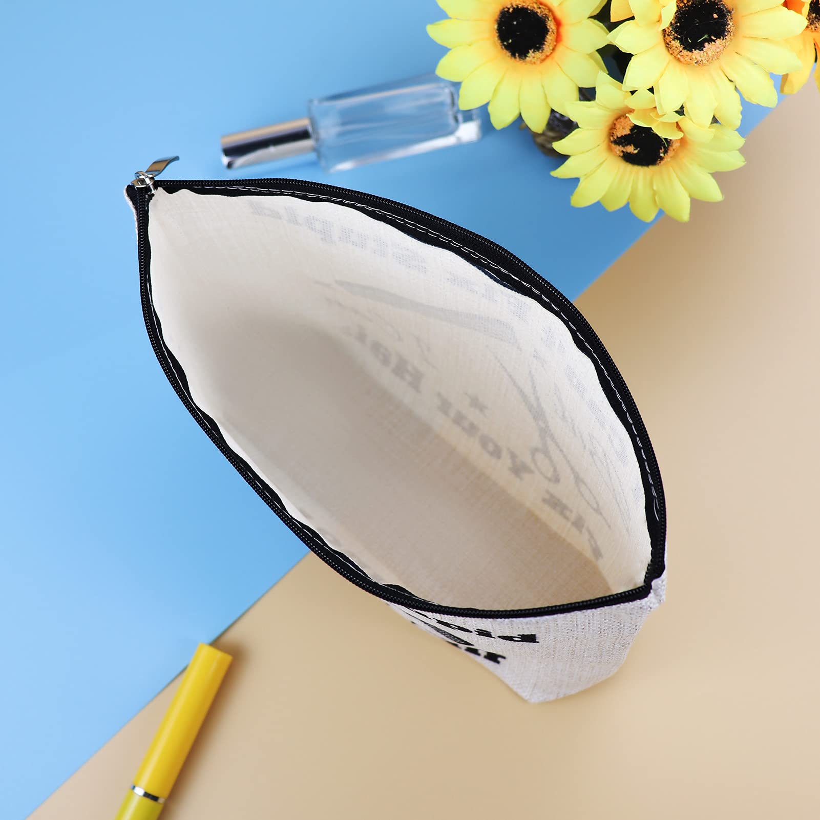 Mikela bolsa maquillaje para viaje, ligera y fácil de transportar.