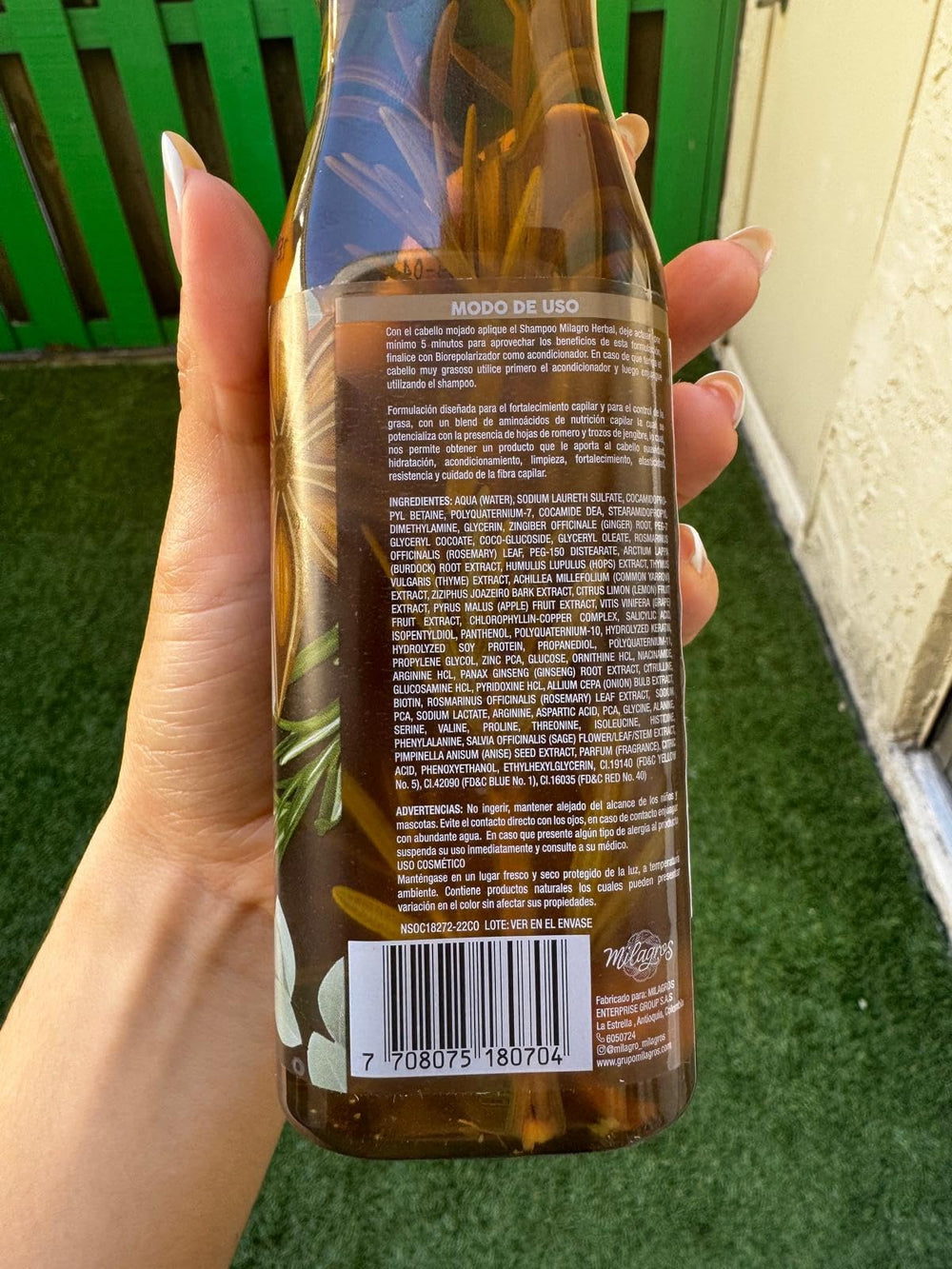 Milagros Shampoo Romero aroma herbal para relajación diaria.