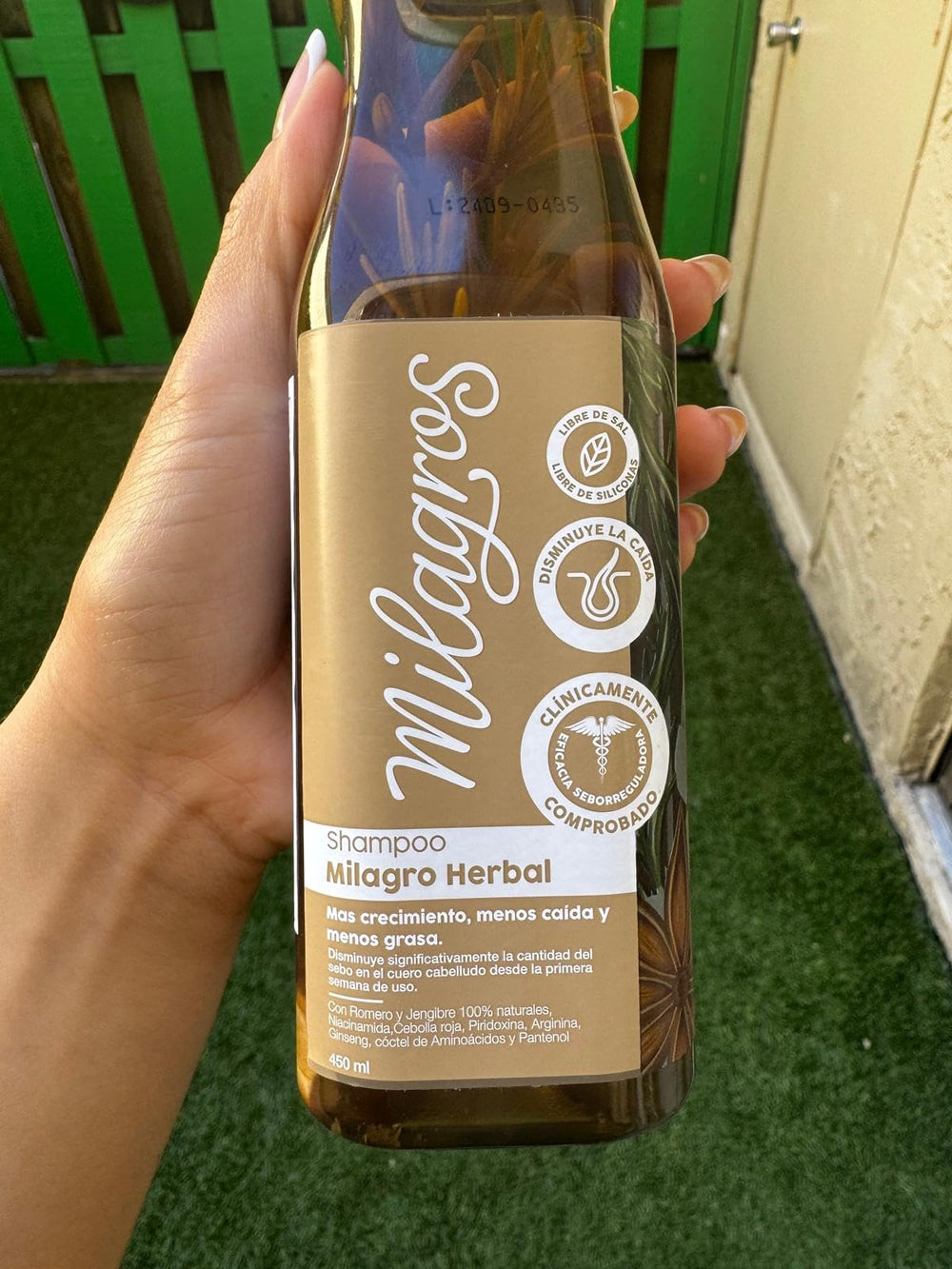 Milagros Shampoo Romero ideal para rutinas diarias de cuidado.