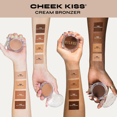 Milani Cheek Kiss Hey Honey aplicación con brocha para cobertura.