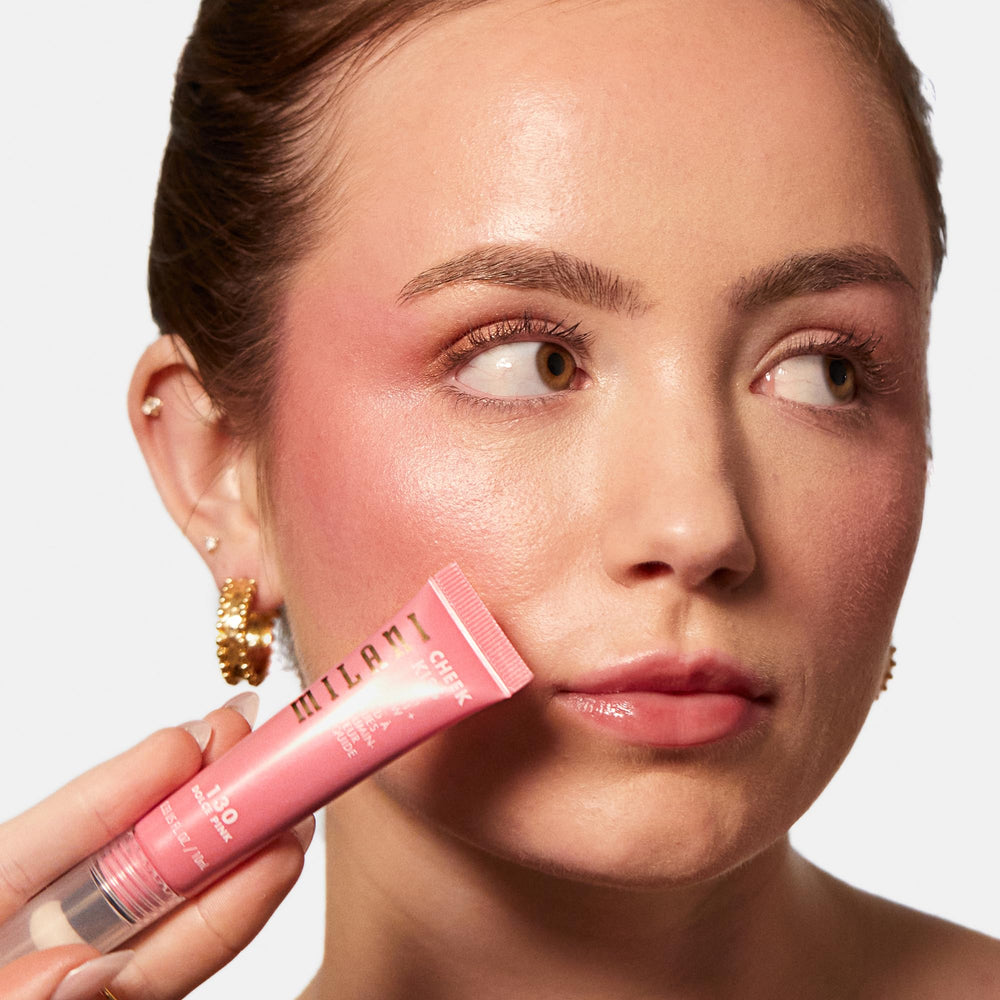 Milani Cheek Kiss textura cremosa para mejillas e iluminador con acabado suave.