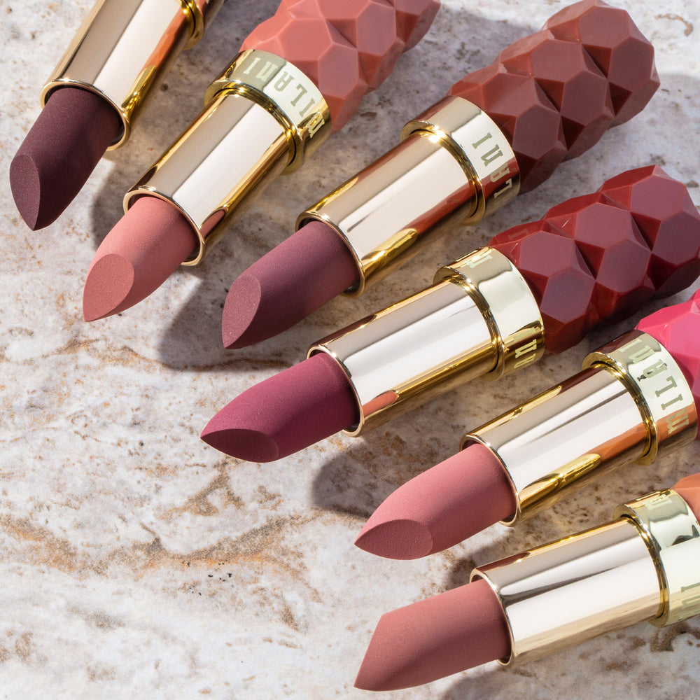 Aplicador cómodo Milani Color Fetish Matte Desire facilita trazos precisos.