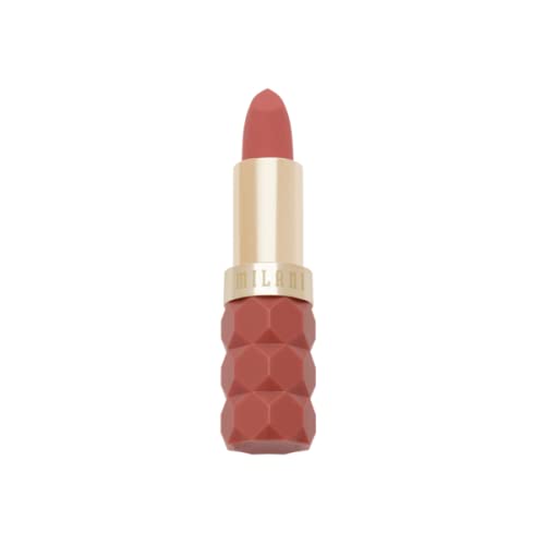 Labios desnudos con cobertura suave de Milani Color Fetish Lipstick Secret para uso diario.